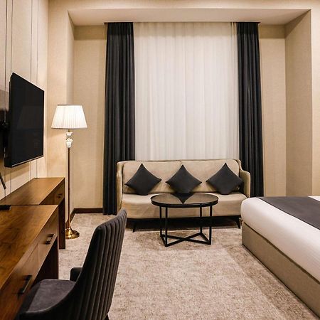 Wyndham Garden Tashkent Hotell Eksteriør bilde
