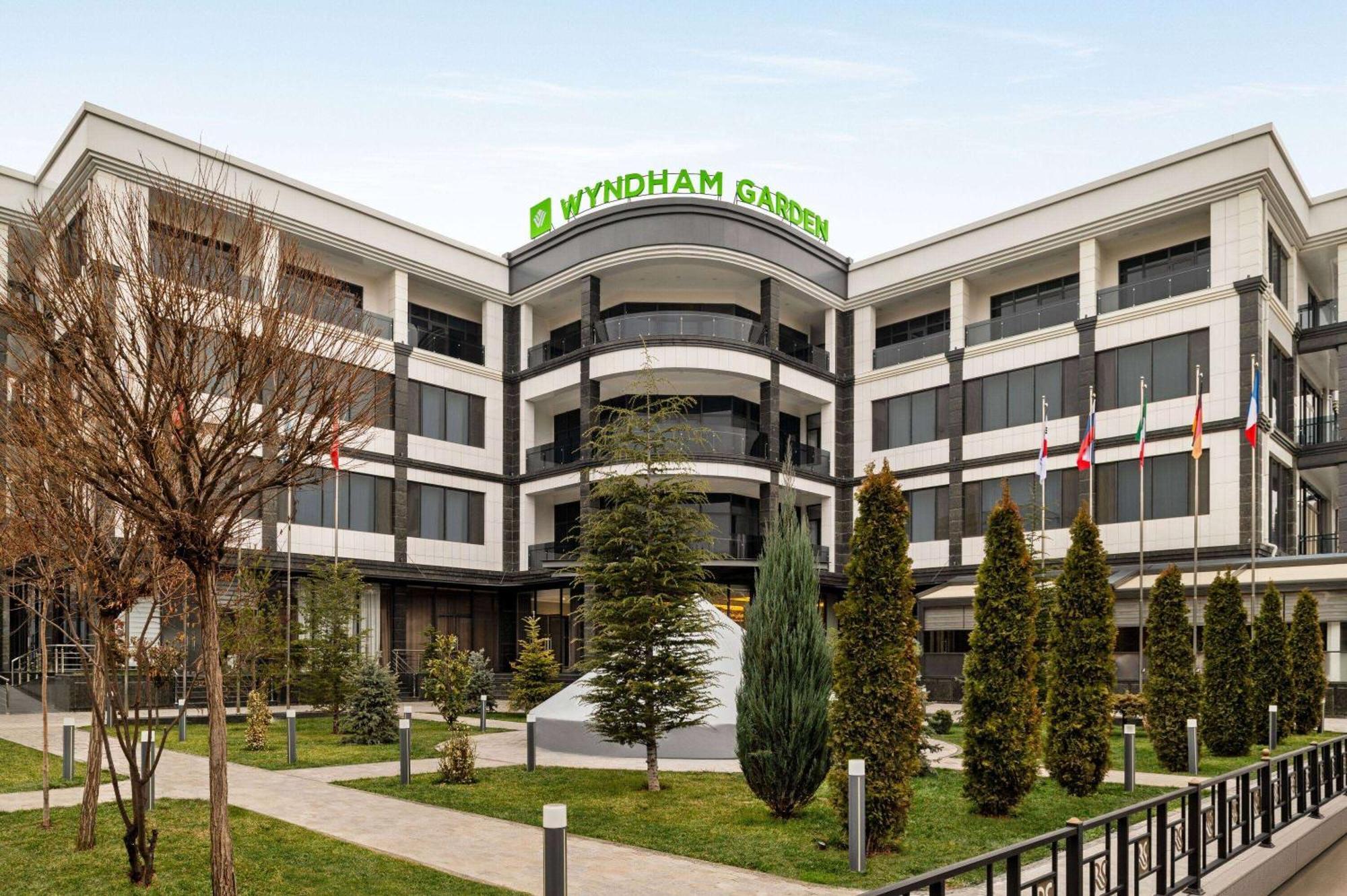 Wyndham Garden Tashkent Hotell Eksteriør bilde
