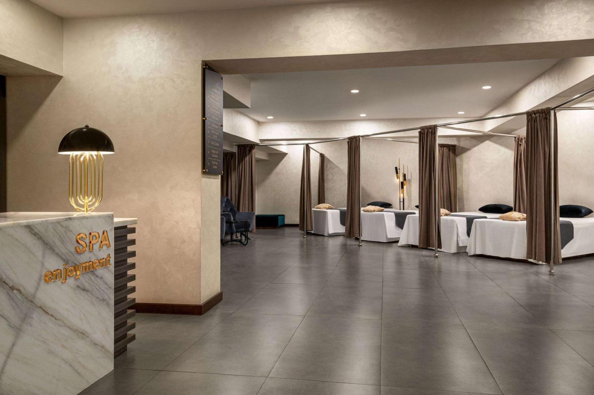 Wyndham Garden Tashkent Hotell Eksteriør bilde