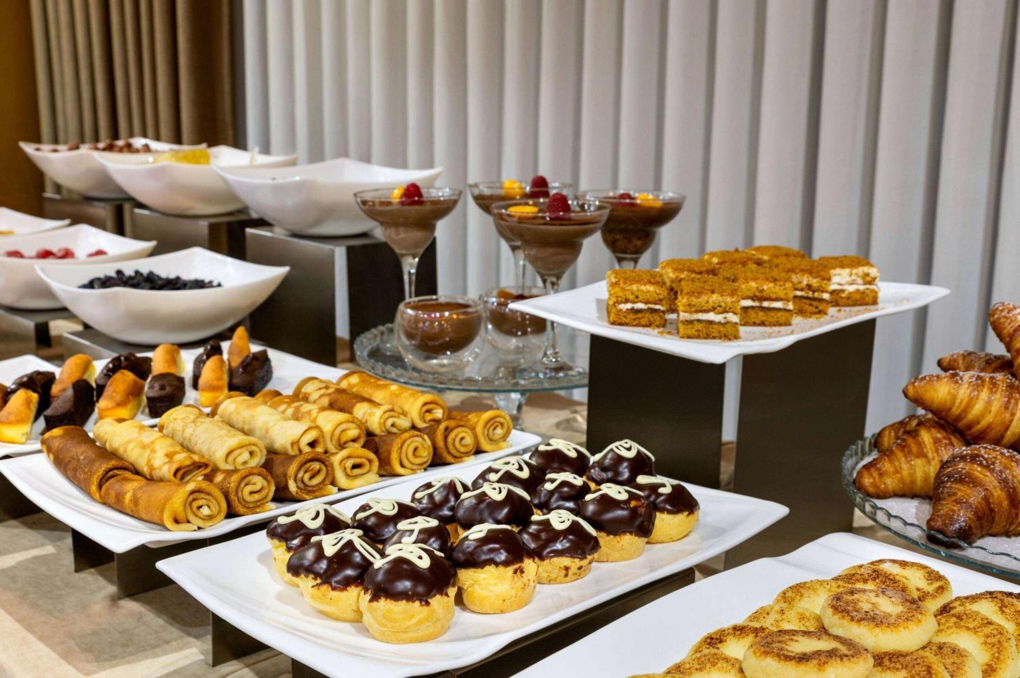 Wyndham Garden Tashkent Hotell Eksteriør bilde