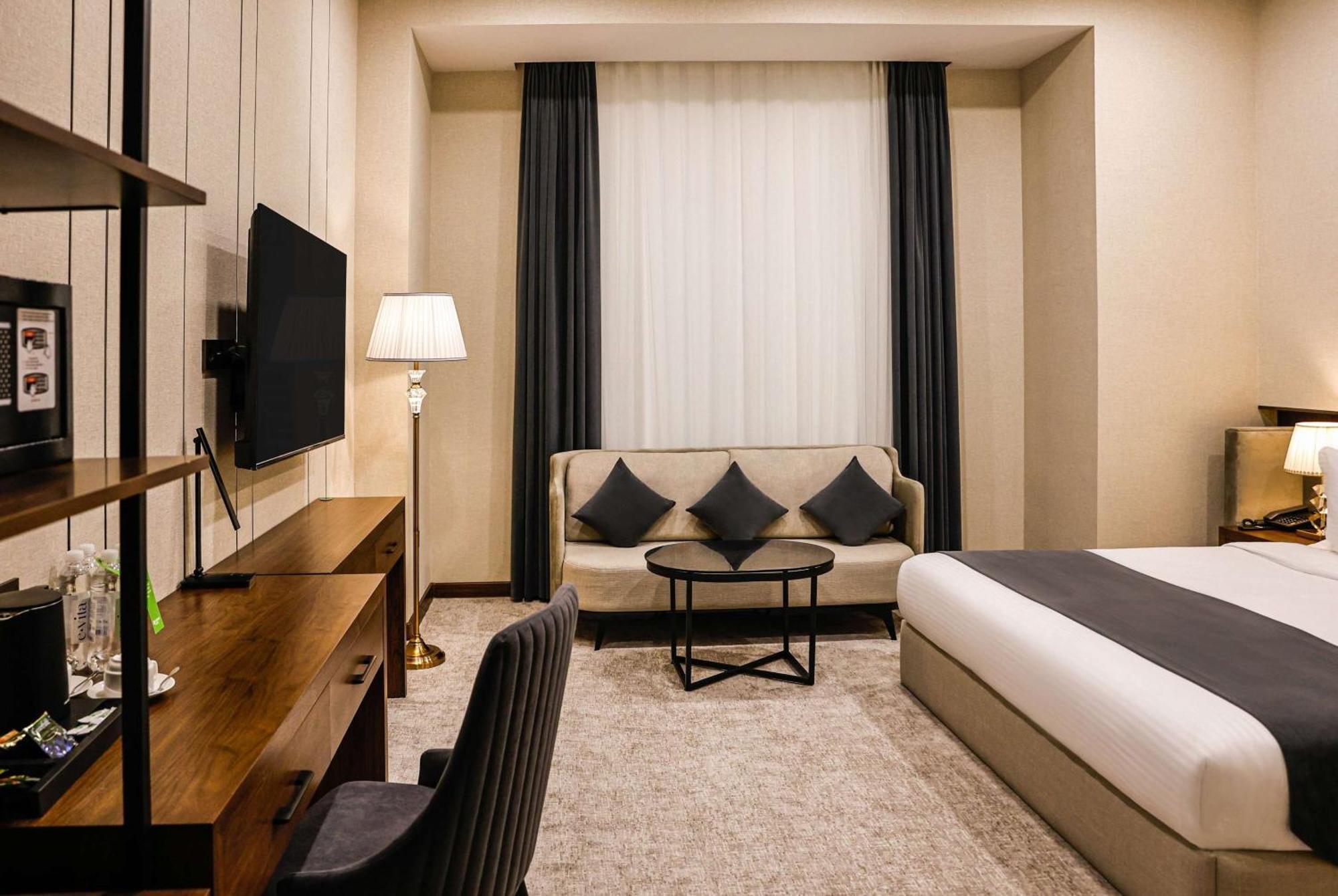 Wyndham Garden Tashkent Hotell Eksteriør bilde